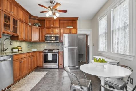 11 Valley Place Montclair NJ 07043