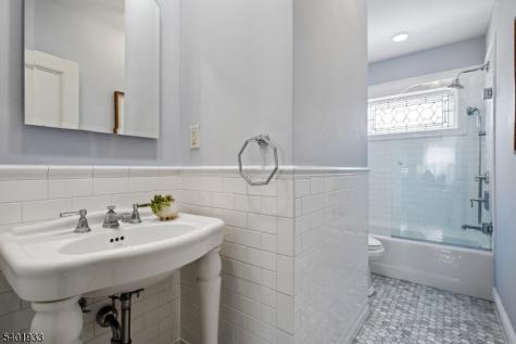 11 Valley Place Montclair NJ 07043