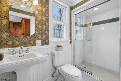 11 Valley Place Montclair NJ 07043