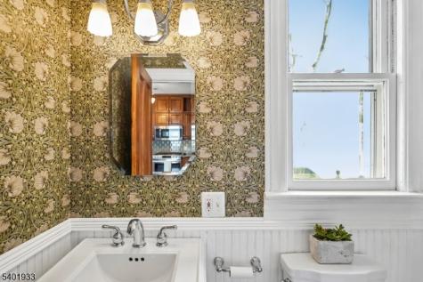 11 Valley Place Montclair NJ 07043