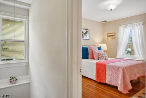 11 Valley Place Montclair NJ 07043