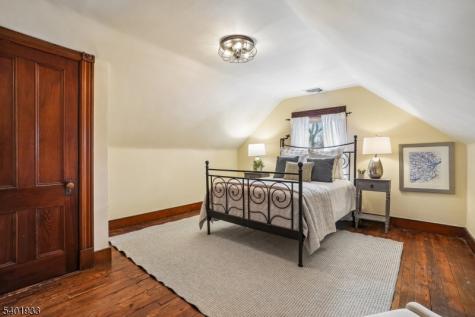 11 Valley Place Montclair NJ 07043