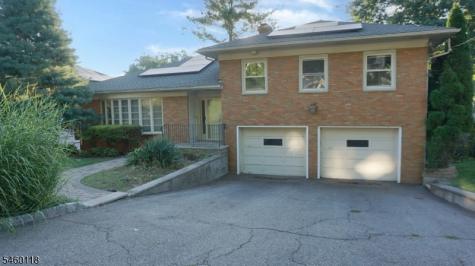 8 Mountain Way S West Orange NJ 07052