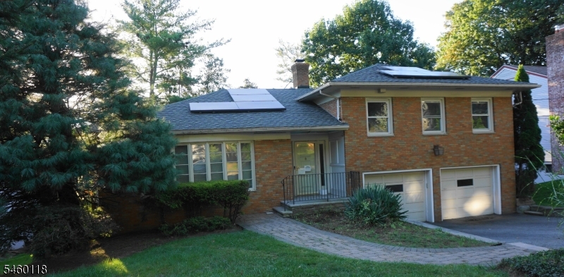 8 Mountain Way S West Orange NJ 07052
