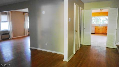 8 Mountain Way S West Orange NJ 07052