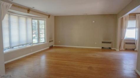 8 Mountain Way S West Orange NJ 07052