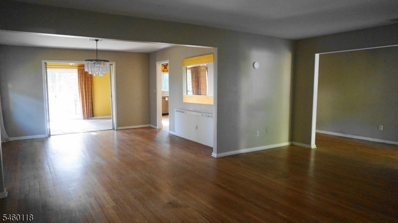 8 Mountain Way S West Orange NJ 07052