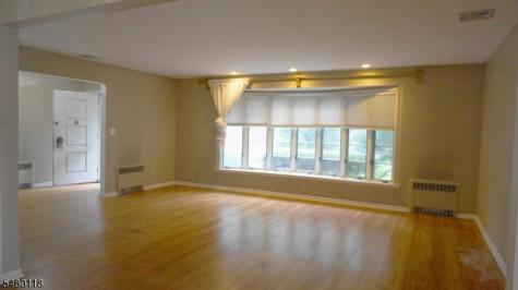 8 Mountain Way S West Orange NJ 07052