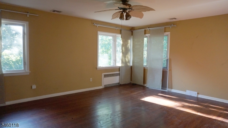 8 Mountain Way S West Orange NJ 07052