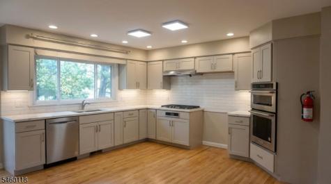 8 Mountain Way S West Orange NJ 07052