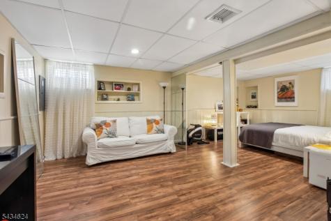 1585 Barton Road Union NJ 07083