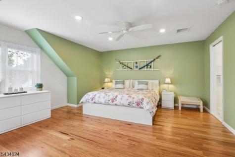 1585 Barton Road Union NJ 07083