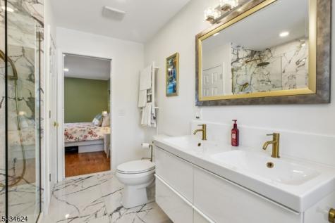 1585 Barton Road Union NJ 07083