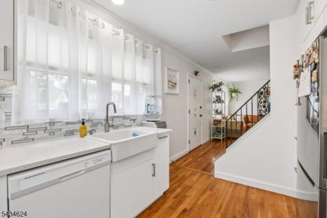1585 Barton Road Union NJ 07083