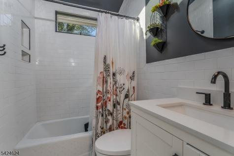 31 River Road Raritan NJ 08822
