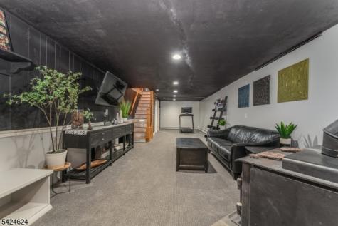 31 River Road Raritan NJ 08822