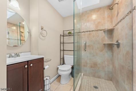 186 10TH Avenue Hawthorne NJ 07506