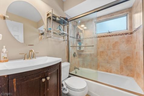 186 10TH Avenue Hawthorne NJ 07506
