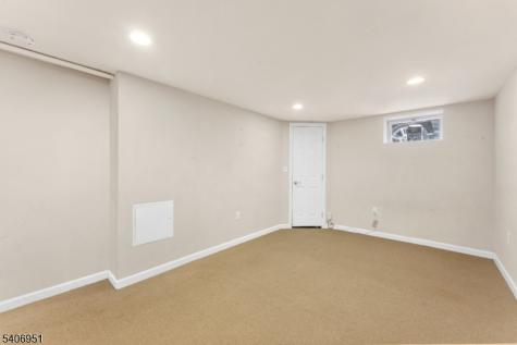186 10TH Avenue Hawthorne NJ 07506