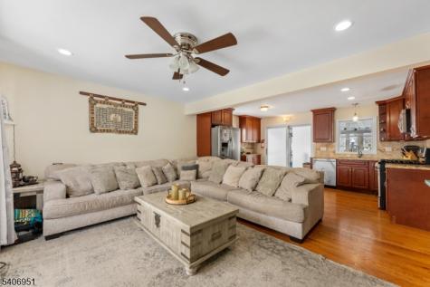 186 10TH Avenue Hawthorne NJ 07506