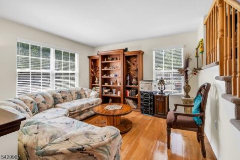5 Vaccaro Road Lawrence NJ 08648