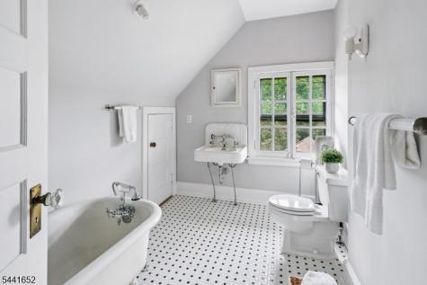 3 Overlook Avenue West Orange NJ 07052