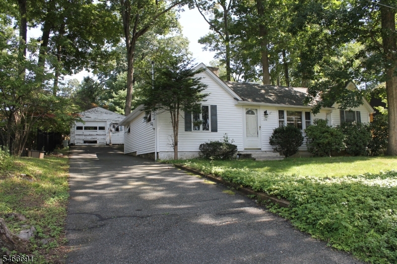 124 New Jersey Avenue Jefferson NJ 07849