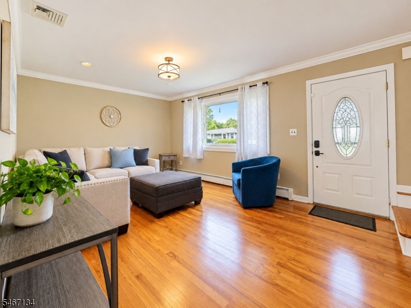 7 Perrelli Lane Jefferson NJ 07438