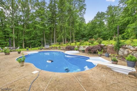 1 Wood Hollow Trail Jefferson NJ 07438