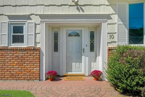 10 Klimback Court West Caldwell NJ 07006