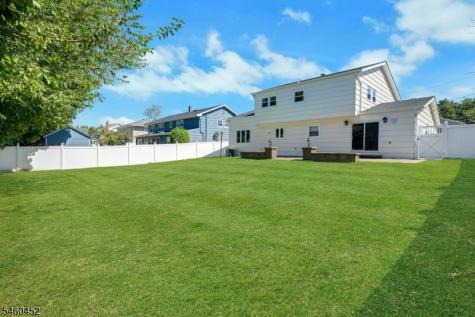 10 Klimback Court West Caldwell NJ 07006