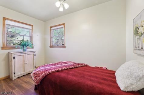 933 Mccandless Place Linden NJ 07036