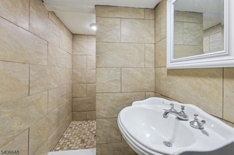 933 Mccandless Place Linden NJ 07036