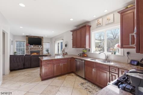 34 Tobyhanna Trail Hopatcong NJ 07843