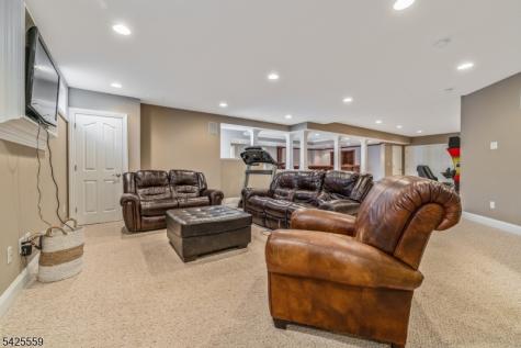 4 Wisteria Court Raritan NJ 08822