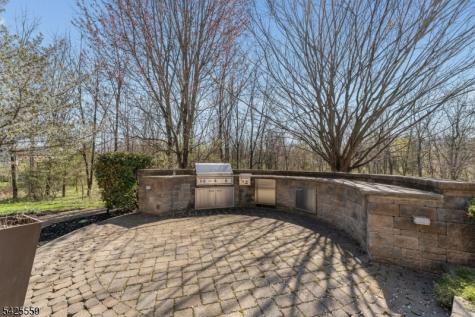 4 Wisteria Court Raritan NJ 08822