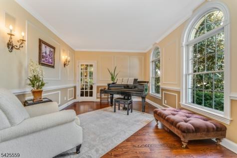 4 Wisteria Court Raritan NJ 08822