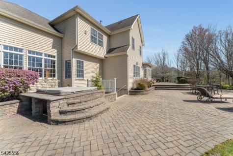 4 Wisteria Court Raritan NJ 08822