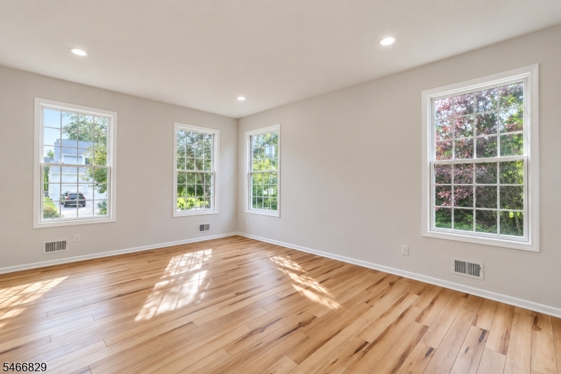 9 Schindler Way Livingston NJ 07039