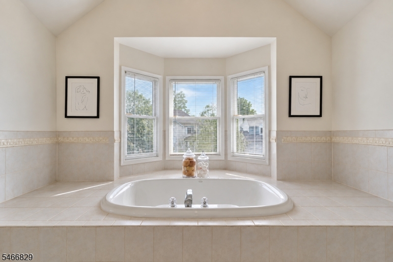 9 Schindler Way Livingston NJ 07039