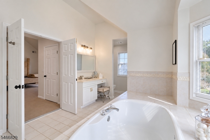 9 Schindler Way Livingston NJ 07039
