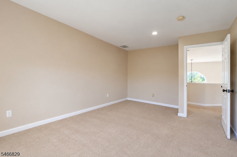 9 Schindler Way Livingston NJ 07039