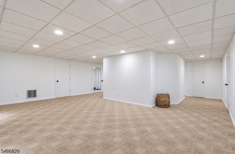 9 Schindler Way Livingston NJ 07039