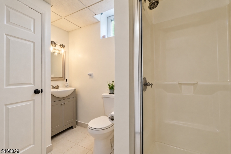 9 Schindler Way Livingston NJ 07039