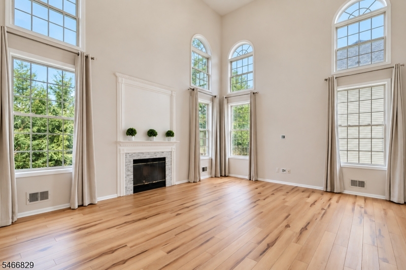 9 Schindler Way Livingston NJ 07039