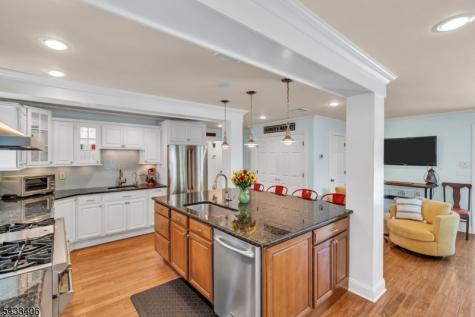 88 Woodlawn Avenue Bridgewater NJ 08807