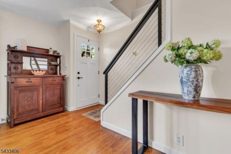 88 Woodlawn Avenue Bridgewater NJ 08807