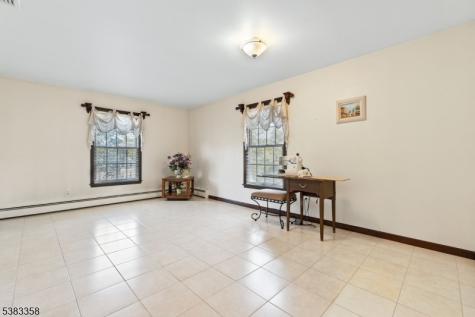 28 Battle Ridge Trail Totowa NJ 07512