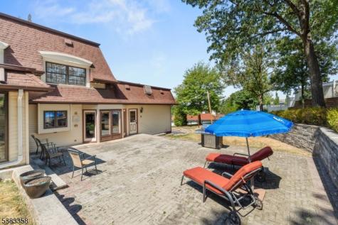 28 Battle Ridge Trail Totowa NJ 07512