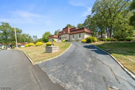 28 Battle Ridge Trail Totowa NJ 07512